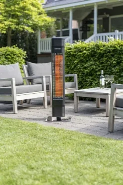 Eurom Heat And Beat Tower Terrasverwarmer -Zwembad Tuin 900 600 8713415334562 heat and beat tower sfeer 1