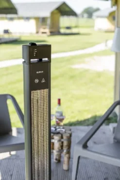 Eurom Q-Tower 2000 RCD Terrasverwarmer -Zwembad Tuin 900 600 8713415335514 q tower 200 rcd sfeer 14