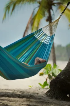 La Siesta Flora Kingsize 2 Persoons Hangmat - Curacao 7 La Siesta Flora Kingsize 2 Persoons Hangmat - Curacao -Zwembad Tuin 900 600 flh18 3 ambiance 200