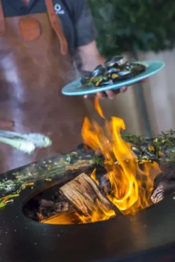 OFYR Classic Black 85 -Zwembad Tuin 900 600 ofyr locatie shoot2166