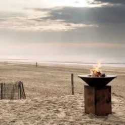 OFYR Classic Corten 85 -Zwembad Tuin 900 900 ofyr strand liggend 1000x1000 1