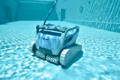 Dolphin Supreme M600 PRO Zwembadrobot 12 Dolphin Supreme M600 PRO Zwembadrobot -Zwembad Tuin dolphin m600 6