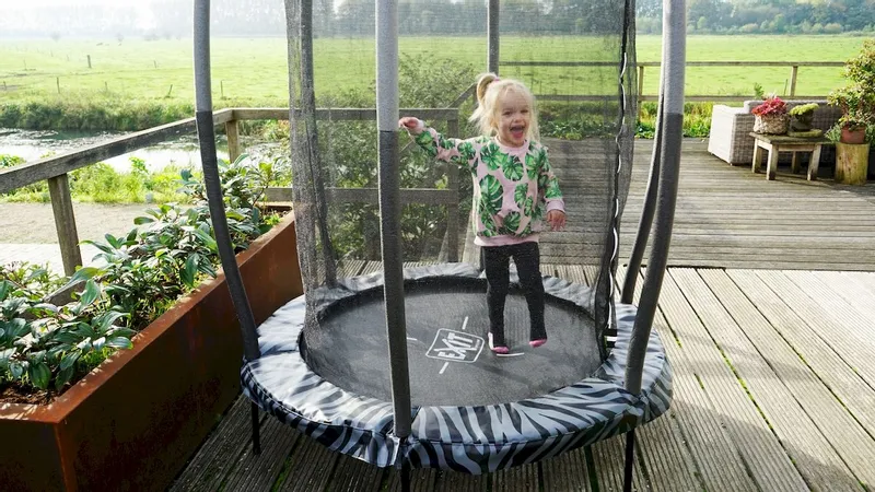 EXIT TOYS Exit Tiggy Junior 140 Cm Trampoline Met Net - Zwart/grijs 8 EXIT TOYS Exit Tiggy Junior 140 Cm Trampoline Met Net - Zwart/grijs - Afbeelding 8